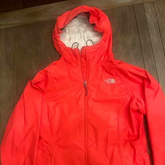 The North Face Alta Vista rain jacket in coral orange - Picture 7 of 10